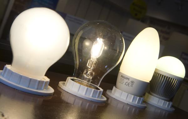 Razendsnel internet via lichtverbinding telegraaf.nl/t/24800858  via <a href="/telegraaf/">De Telegraaf</a>