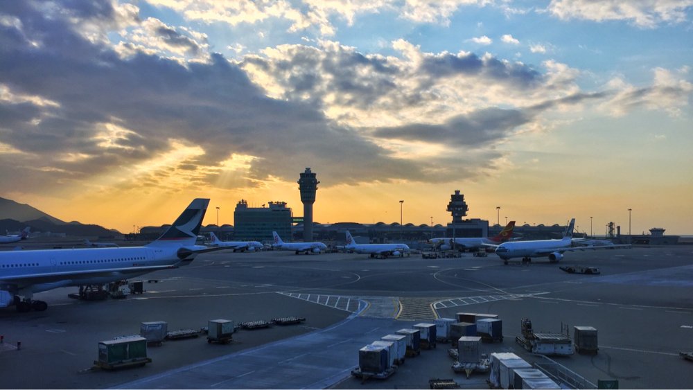 CapTheMomentPic's tweet photo. Heading to #NewZealand for my #photo #trip. Nice #sunset before boarding. https://t.co/0oeHtCFSKg
