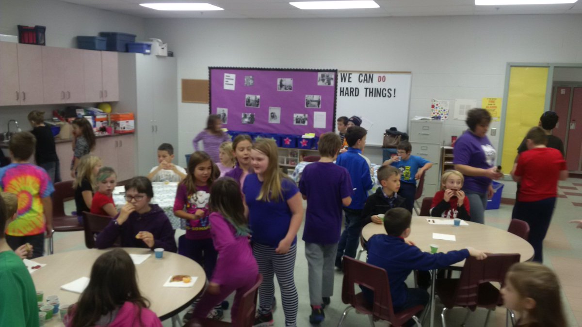 AJCharbonneauPS's tweet image. Looks like our #breakfastprogram is a hit! #TGIF @RCDSB @FFLSNP