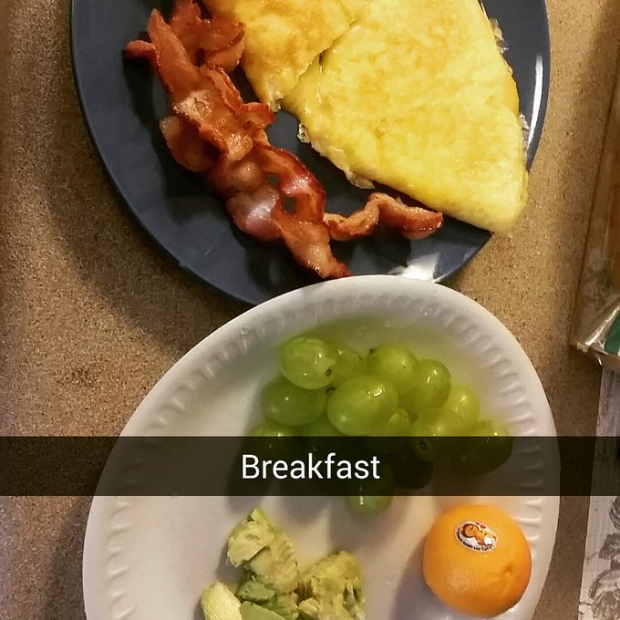 Breakfast time... https://t.co/zXSCDAfFkm