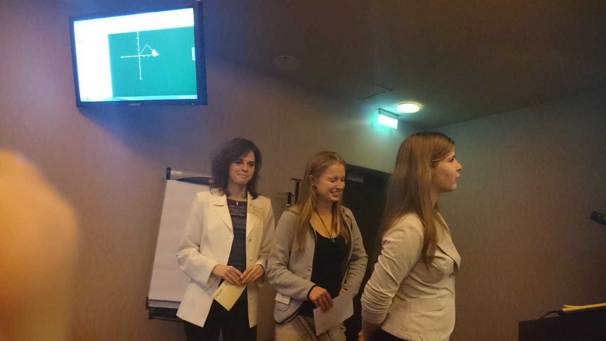 adamtarcsi's tweet photo. OpenRoberta by Petra Csányi  #infoera #NJSZT_IKON https://t.co/62C1abID1I