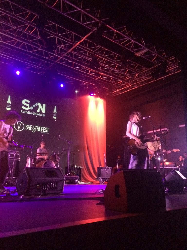 gramoladekeith's tweet photo. Se vienen las guitarras más duras con @hellacomet en el @SheisTheFest #STF2015 https://t.co/LVaO80FifP