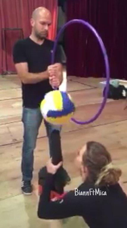 cami_ok3's tweet photo. Mereces TU FINAL Super Bian
VOT 3 A LO MANIJA

Mis bebas practicando, las dos lo pudieron hacer. https://t.co/0nRVOfJHXS