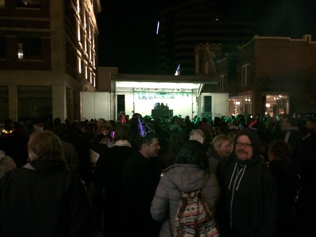 This_is_Hampton's tweet photo. New Year's Eve @HPTBlockParty Dec. 31 9PM-12:30AM on Queens Way. Crab Pot drop from Old Point at Midnight. Free. https://t.co/Xodl4lr0ap