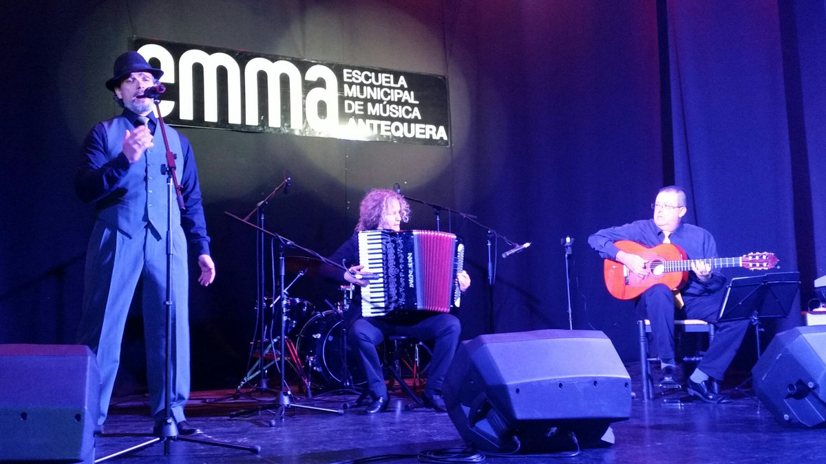 ElSoldAntequera's tweet photo. Los profesores de la @EscuelaMusicATQ celebran un concierto con motivo de la festividad de Santa Cecilia https://t.co/vBqlbhdYnm