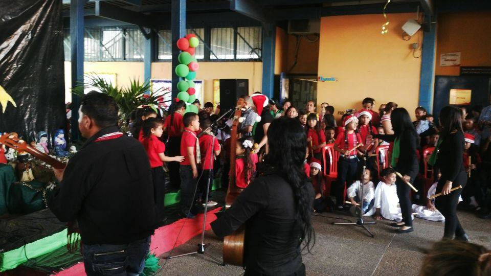 ModDonBernabe's tweet image. #ParrandonesEscolares #PSBLara @Yulyannrabert @abinegrette @Anyjo2589 Con el Coro, ensamble de cuatros y flautas