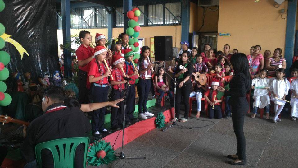 ModDonBernabe's tweet image. #ParrandonesEscolares #PSBLara @Yulyannrabert @abinegrette @Anyjo2589 Con el Coro, ensamble de cuatros y flautas