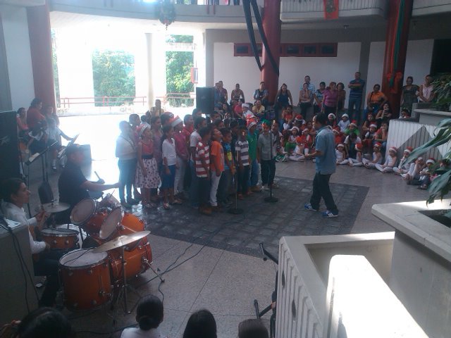 <a href="/OrquestaElVigia/">Núcleo El Vigia</a> en el Bazar Navideño #ElSistemaCumple40
