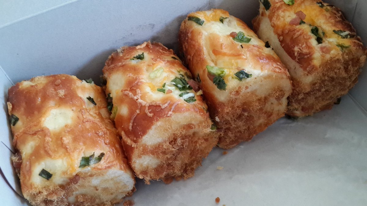 duh_itsme_lena's tweet image. #foodporn #bread #asianbakery