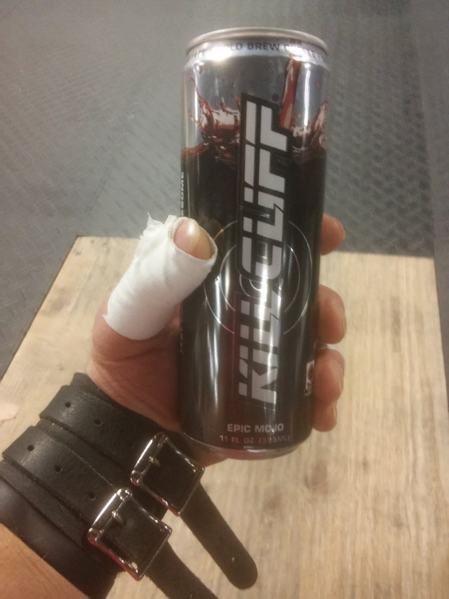 SzelaTime's tweet photo. @KILLCLIFF you know it's time to go heavy when you break out #epicmojo #maxoutfriday https://t.co/RaSerDKoFZ