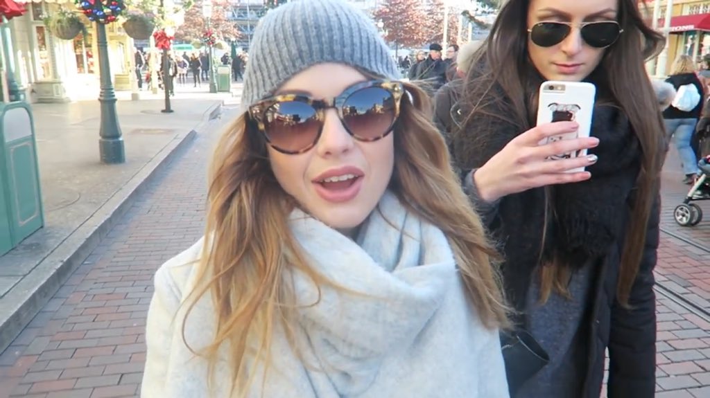 fr_enjoyphoenix tweet picture
