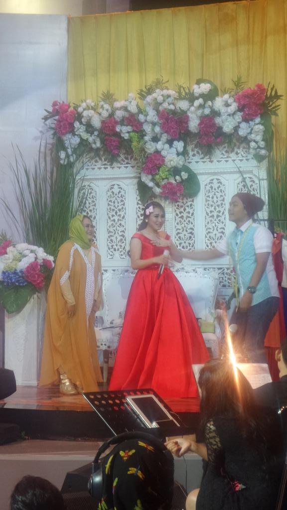 Official_MNCTV's tweet photo. Jangankan @aytingnew92 mimin jg bingung. Jadi siapa sih sebenernya? Lanjut nonton aja yuk! #CecepyHepiHepi https://t.co/WLrfc4TOs6