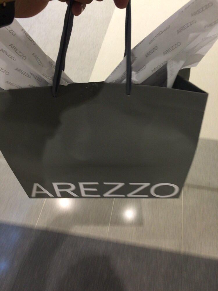 Anacarolineg5's tweet photo. E quando seu príncipe te envia um whp apenas com essa foto ?❤️😍 #namorido #elememima #arezzo https://t.co/uIFbBQ3ipA