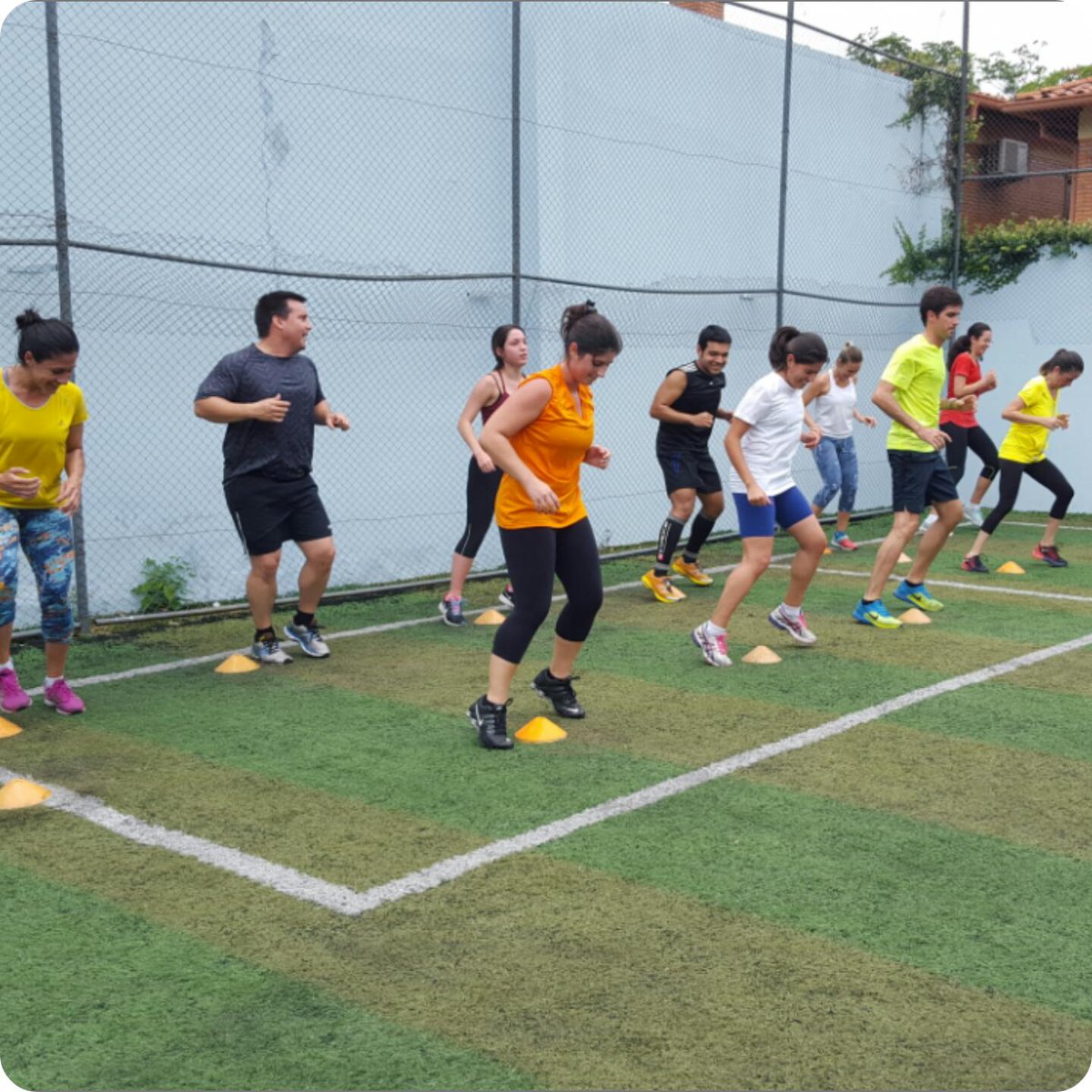 kinesiotraining's tweet photo. Clases grupales! dirigidas! divertidas! ARRIBA PARAGUAY! ! ! #Teamlas12!#Templodelsudor! https://t.co/5Inbk4siPl
