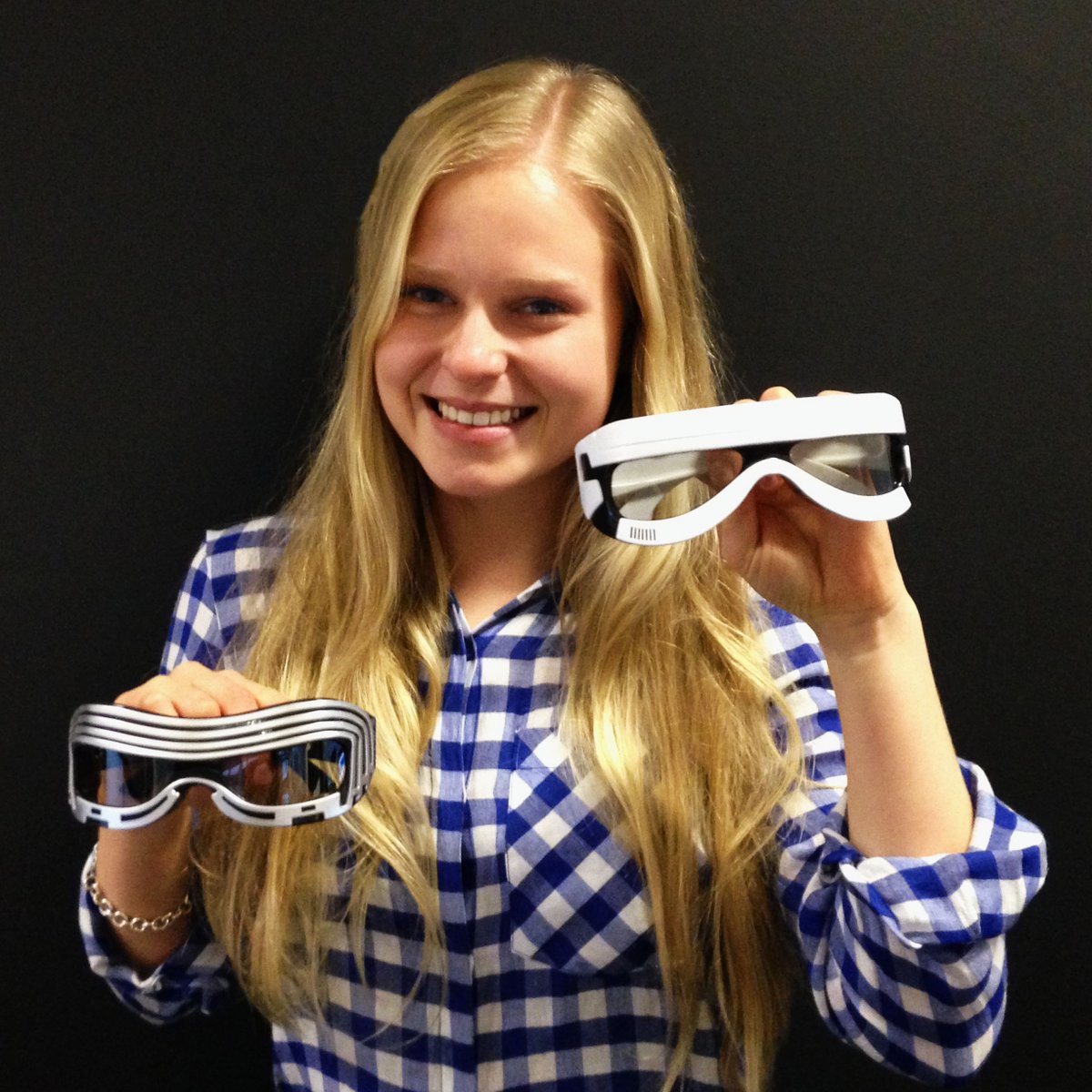 vuecinemas's tweet image. For the next 2 hours we're giving away pairs of our #StarWars 3D Glasses! RT &amp;amp; Like for your chance
#FreebieFriday