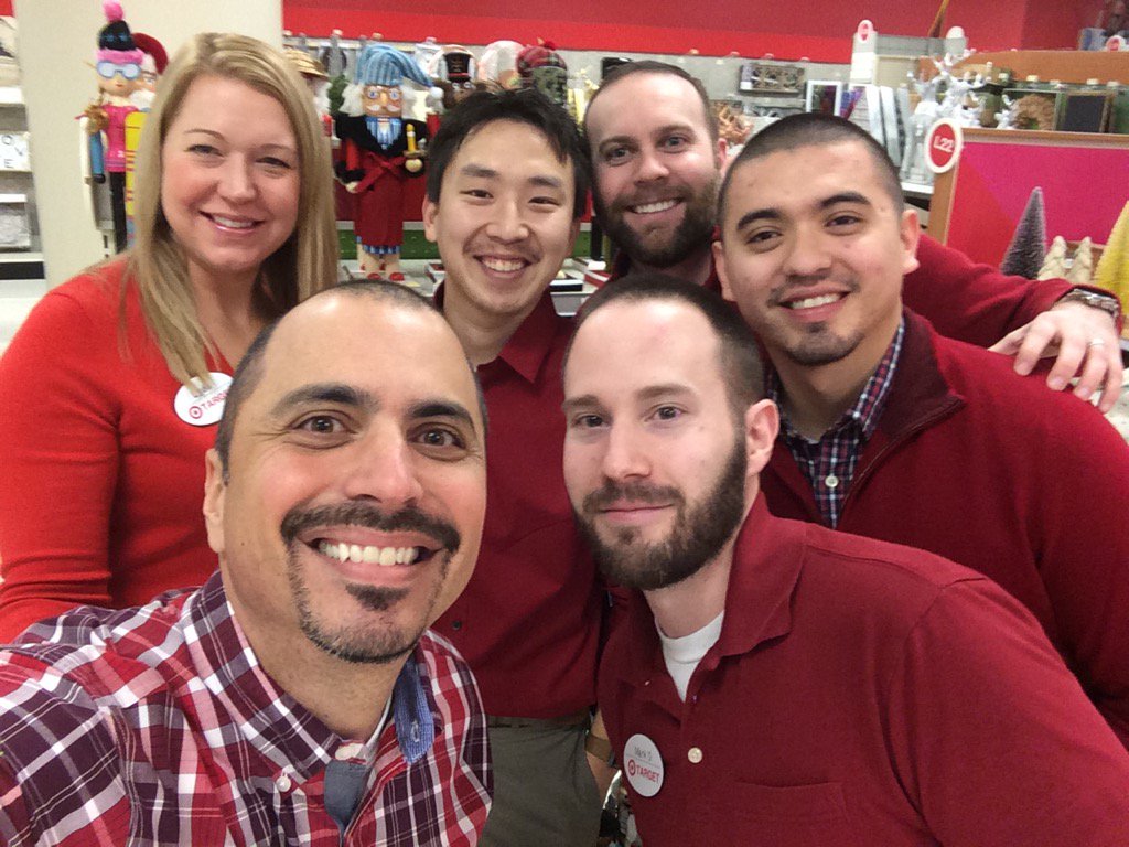 Thank You Team 1415  for the great staffing and sales! <a href="/keithlyons01/">Keith Lyons</a> @LydiaDiazTGT @1TylerKoontz