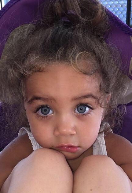 Debdaaamn's tweet image. @SashayAlldayy @AMoravcov @littleanchor13 #EmisonBaby 🙈