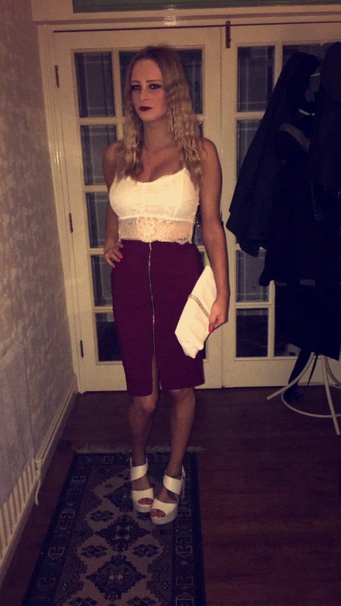 chloewiperxx's tweet photo. last night :) 
#thirstythursday #birthdaydrinks https://t.co/9WWRJAsE9g