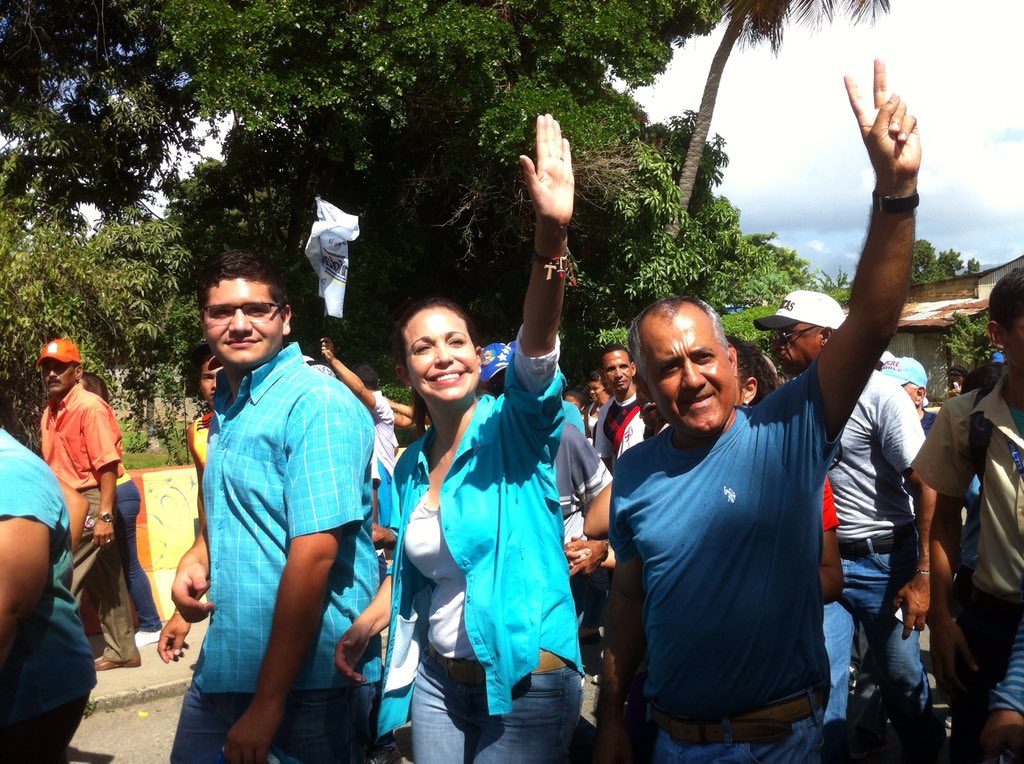 MariaCorinaYA's tweet photo. #Güiria, mi corazón con ustedes, que hoy son corazón del cambio #PaseLoQuePase https://t.co/ipdkwzHS5z