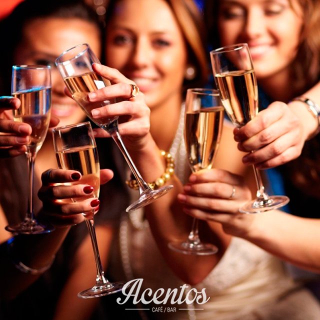 AcentosCafeBar's tweet photo. Celebramos tu #Cumpleaños por lo alto, invita a tus amigos y nosotros te obsequiamos el #Espumante para el #Brindis https://t.co/tSaSQVIt0K