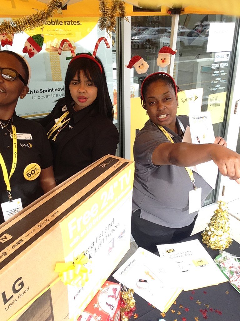 MAC_VLY's tweet photo. #BlackFriday #Flourtown Getting customers 2SwitchnSave @wl_byoung @WL_ROADTeam @ChristyLKeeling @damon0708 https://t.co/wnrbncr5Wd