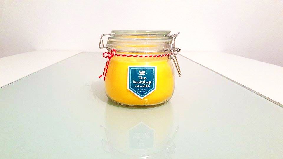 Wie riechen Bücher?! Wir haben "The Bookshop Candle" entwickelt und verlosen ein Unikat! :) bit.ly/1Ngejdi