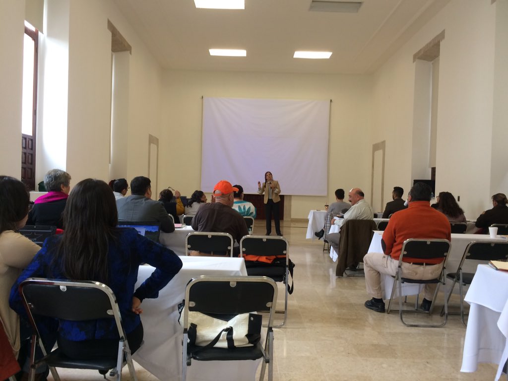 FidelRubioM's tweet photo. Segundo día del "Seminario de Financiamiento de Proyectos de Derechos Humanos." @utldurango @FMASMexico https://t.co/xZPeUtAsKq