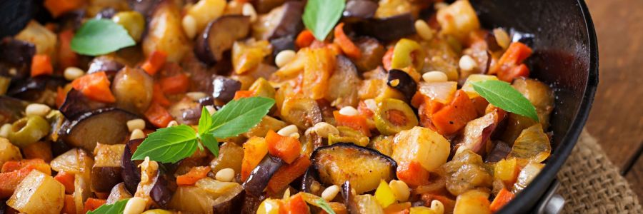 elmigrantepy's tweet photo. Con vegetales, guisos del mundo. #ActualidadGourmet #ElMigrantePy #BistroBar ;) https://t.co/IQ26tlca3h https://t.co/4p9ig3awpA