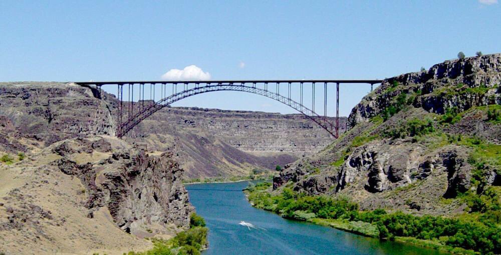 happy_Cait's tweet photo. #DareDylanToday Base jump the beautiful Snake River Canyon! Thousands do each year! Caitlin Boer (Twin Falls, ID) https://t.co/Y3Fd0yvpM2