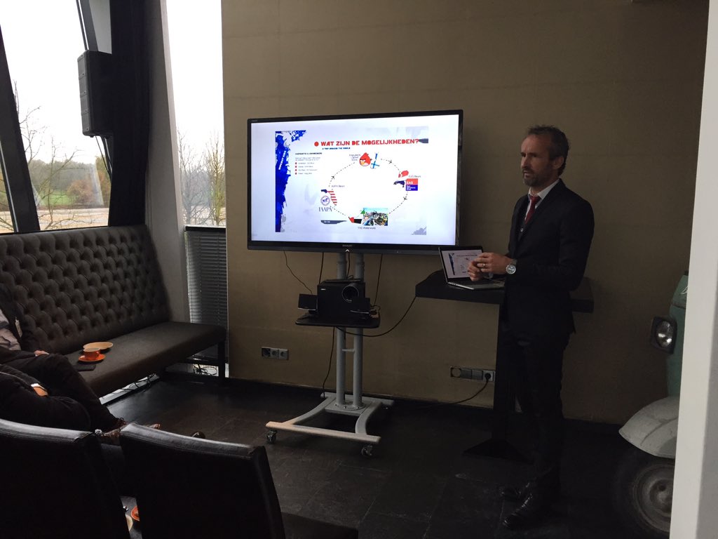 Interessante dag gehad <a href="/tiel2711/">Tiel2711</a> #stadsenregiobezoek
Bezoek Kuehne Nagel en Beldert Beach #wipeout. Mooie bedrijven