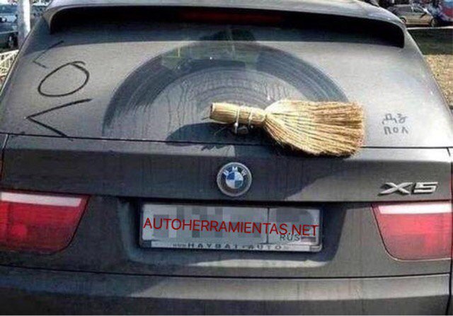 Autoherramienta's tweet photo. Coche con glamour. https://t.co/L1XpWFyYOD https://t.co/6O67jCGYTf