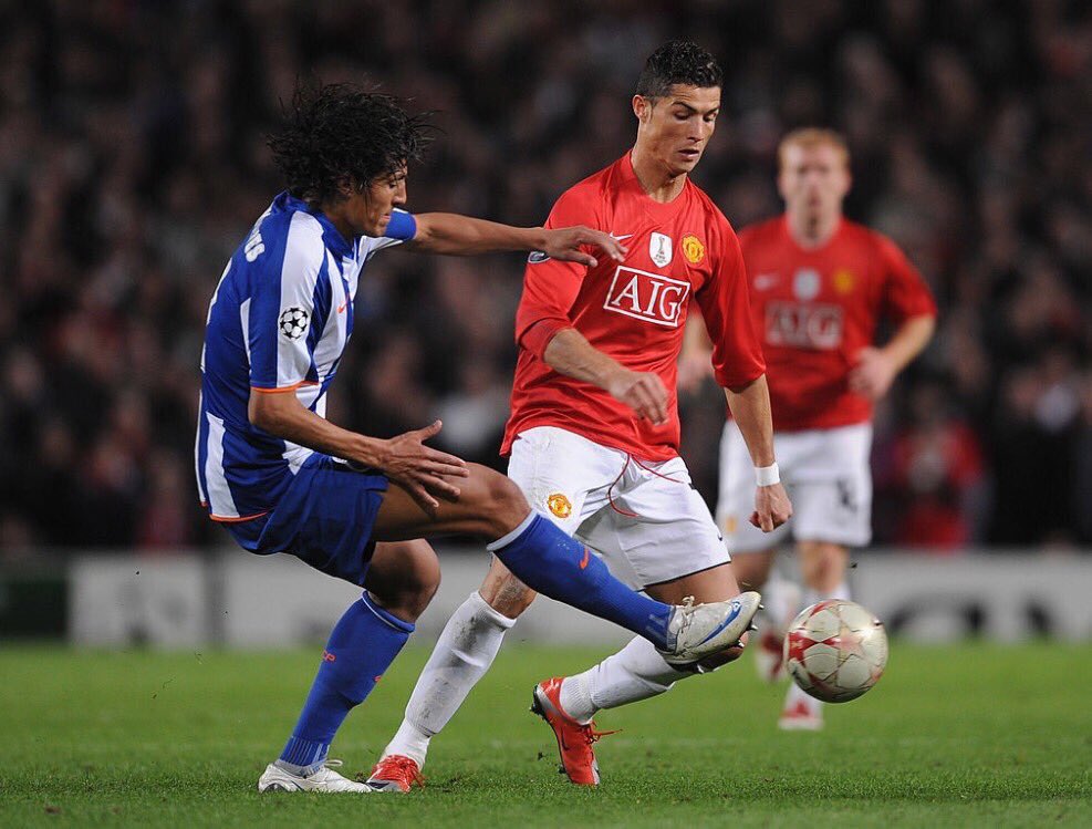 Happy birthday Bruno Alves! 
Parabéns Portista para sempre!   