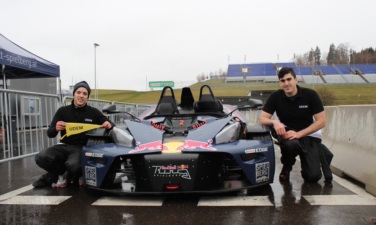 redbullMEX's tweet photo. Primero los de RC, ahora el real. Los ganadores de #RedBullRacingCan en Austria con autos prototipo. ¡Felicidades! https://t.co/1H0xBi4jed