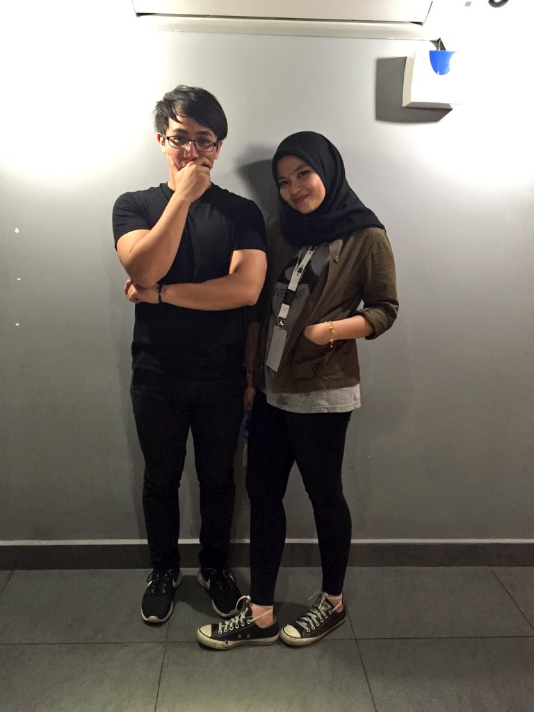 quakerangers15's tweet photo. Thank you @NazrinZanurin & @intanulll π€πΈ #QuakeRangers15 #QRBuskingNight https://t.co/sO5tIBpluq