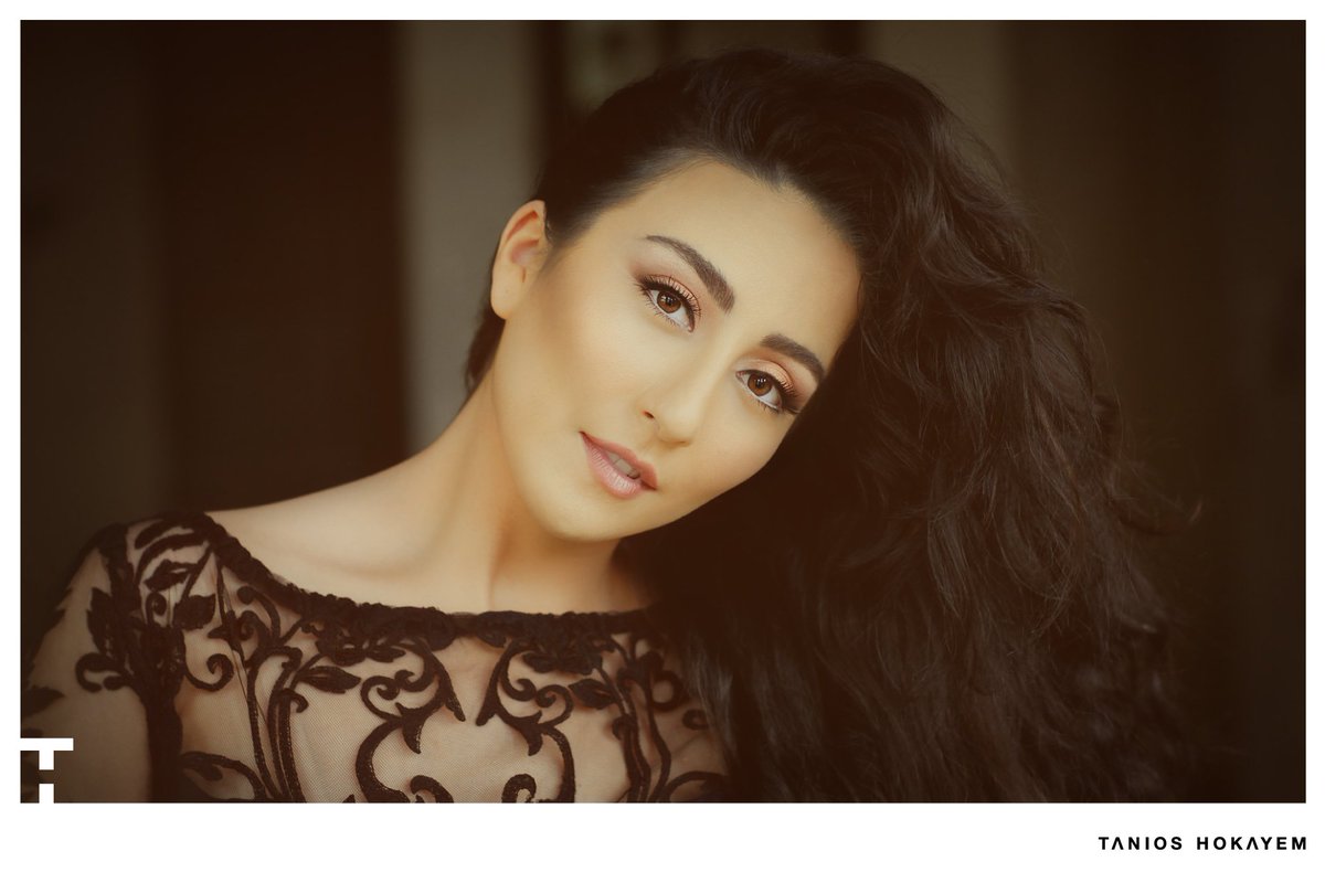 TaniosHokayem's tweet photo. Keep it Classy.
Natural #BeautyMakeup by me ;)
Model: Aline Chami
Photo: @PicPloy
#Hollywood #Lebanon #MakeupArtist https://t.co/kuhXWfdHVC