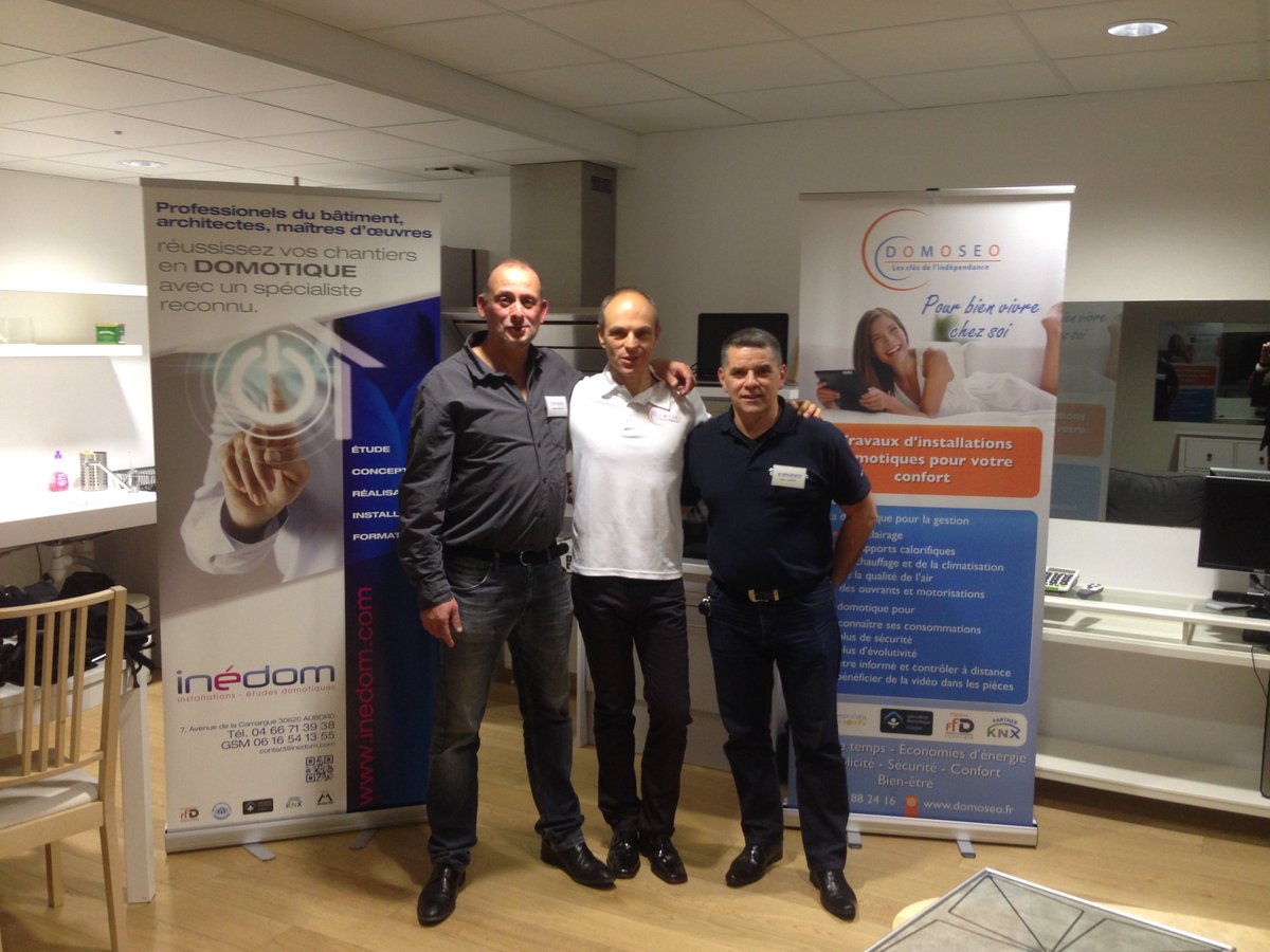 Vieillirchezsoi's tweet photo. @Vieillirchezsoi et Inedom  présents #JDN2015 à @FondationI2ML pour présenter #domotiques @Promotelec  @FFDomotique https://t.co/6BigpvNwQI