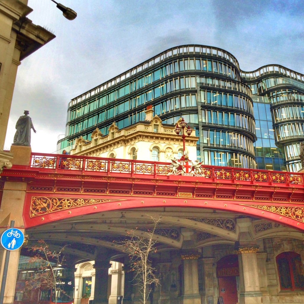 SideCarCity's tweet photo. In the city! The view from below Farringdon aqueduct - honk honk!

#inthecity #farringdon #London #sidecars https://t.co/SgILd2S7ER