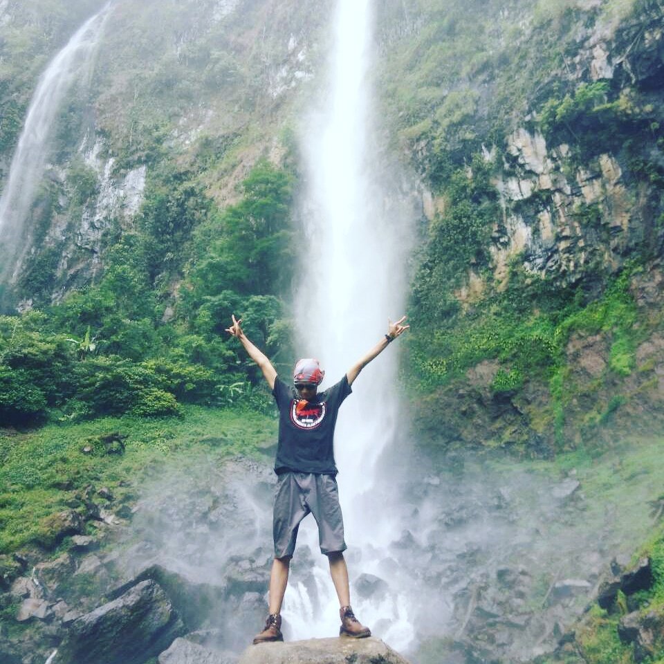 Semut merah exspose curug cileat subang..mash alami lho..trackny mantap..3 jam PP.. <a href="/PendakiCantik/">PendakiCantik</a> <a href="/PortalAdventure/">PortaLAdventureCrew</a>