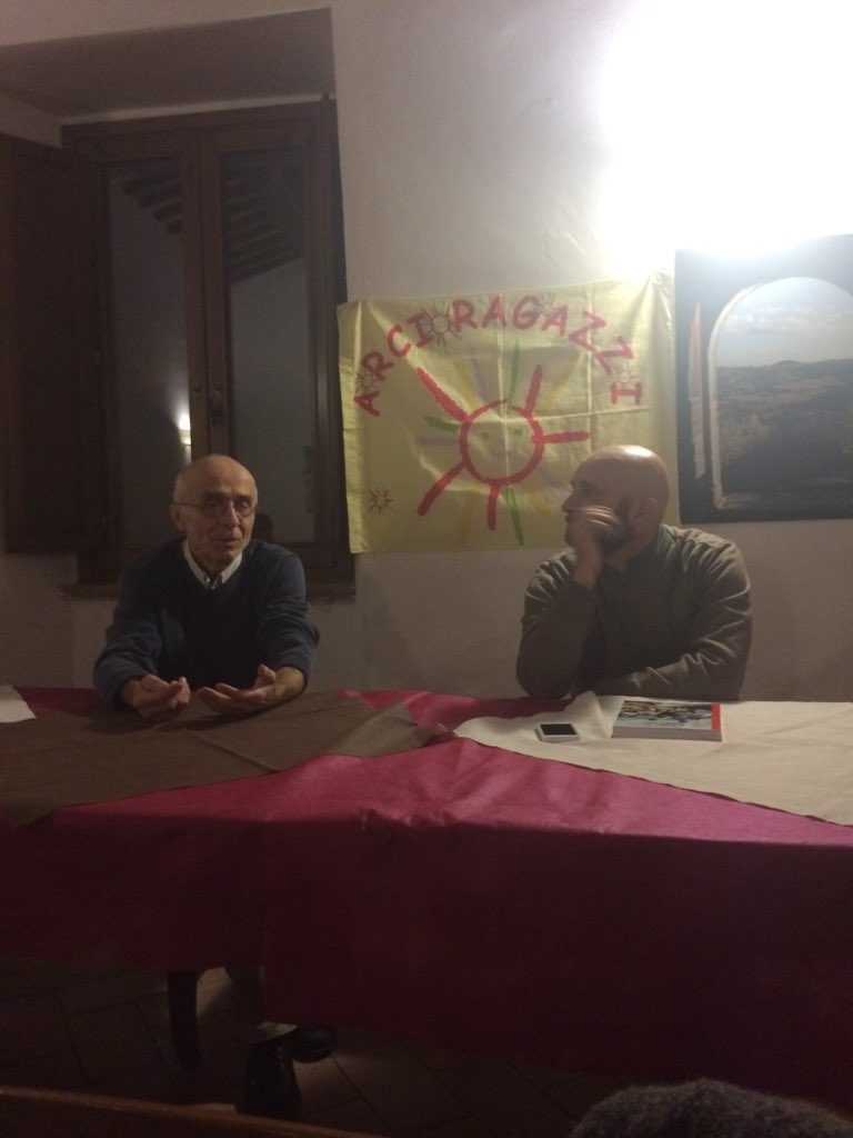 Apertura dei lavori con l'intervento di Sandro Romildo. #liberiecompetenti