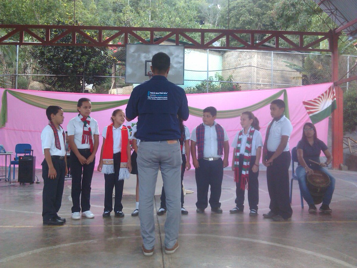 ModJGarmendia's tweet image. #CoroInfantilensamblescuatro #parrandonavideño @elsistema @ElSistemaLara @PSBIribarren 25-11-15