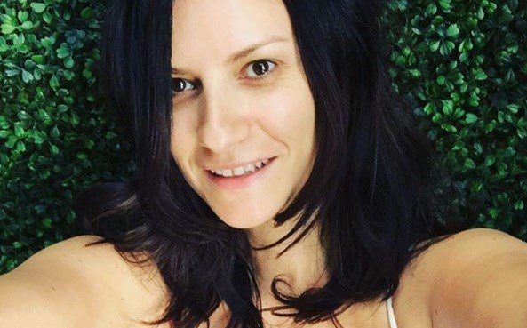 AllsongsTV's tweet photo. #LauraPausini senza trucco su #Instagram. E quindi? https://t.co/pq1QCjolzZ https://t.co/QQOobwnyQ5