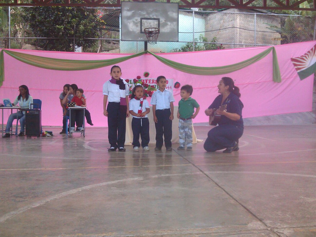 ModJGarmendia's tweet image. #CoroIniciaciónBurritoSabanero #Parrandonavideño @PSBIribarren @elsistema @ElSistemaLara 25-11-15