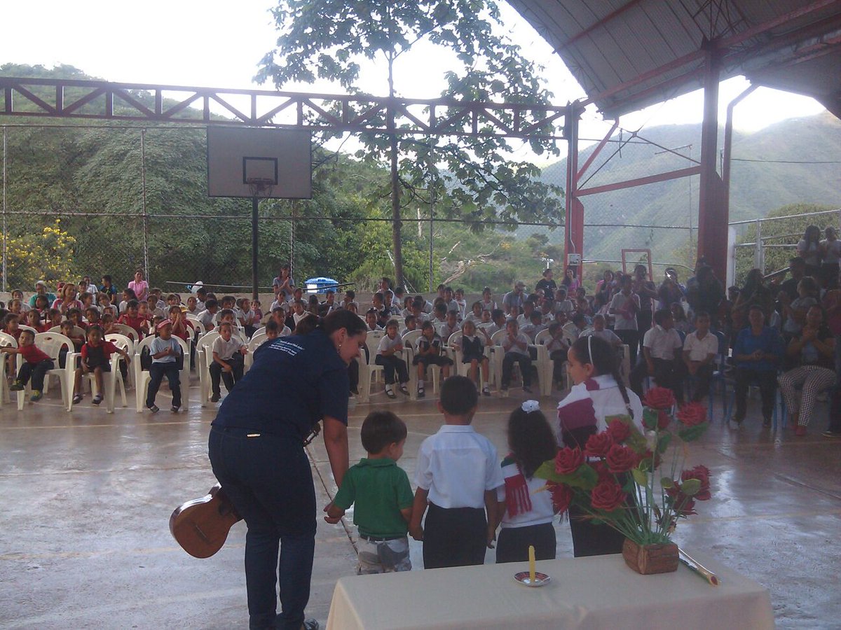 ModJGarmendia's tweet image. #CoroIniciaciónBurritoSabanero #Parrandonavideño @PSBIribarren @elsistema @ElSistemaLara 25-11-15