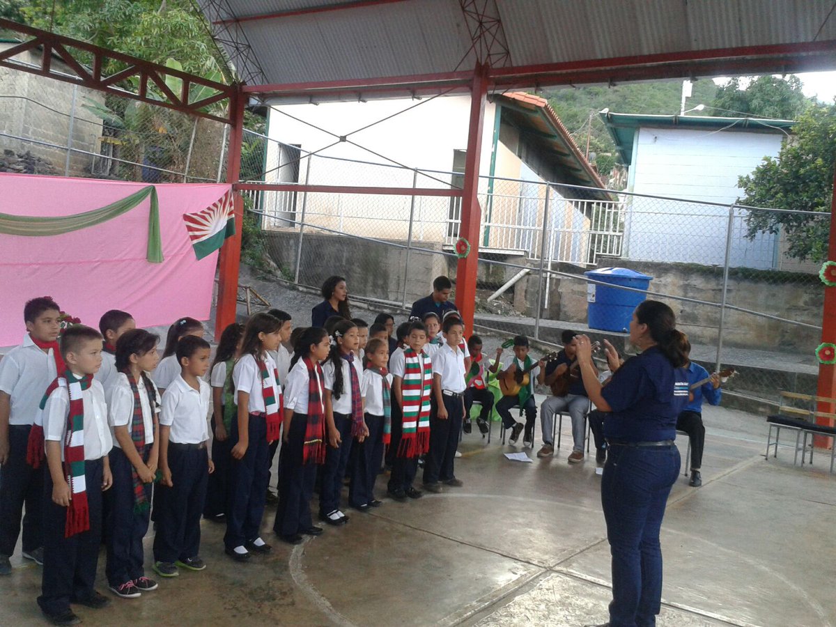 ModJGarmendia's tweet image. #CoroPreinfantilensambledecuatro #parrandonavideño @PSBIribarren @elsistema @ElSistemaLara 25-11-15