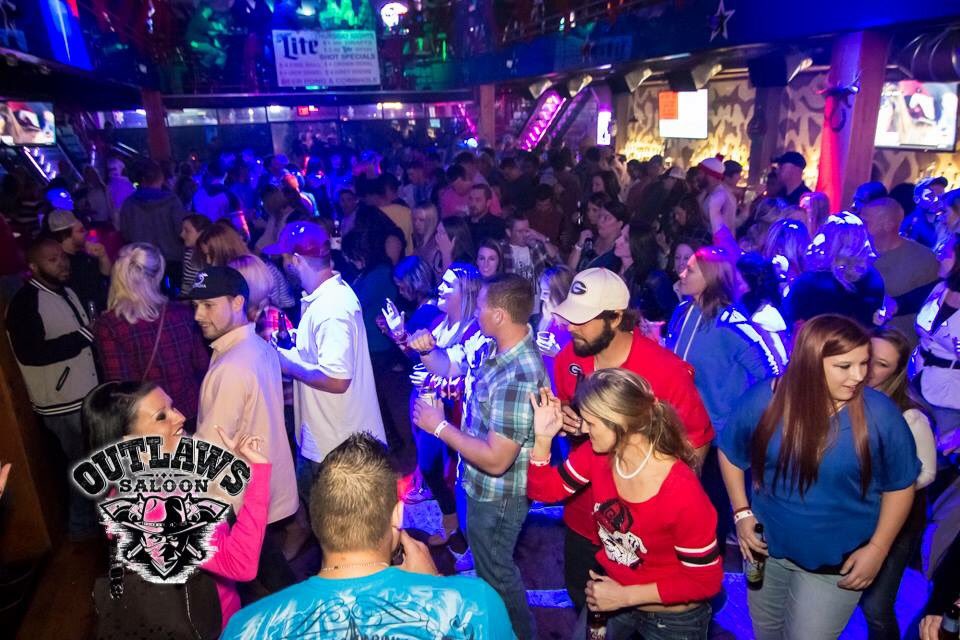 Big weekend at Outlaws starting tonight.