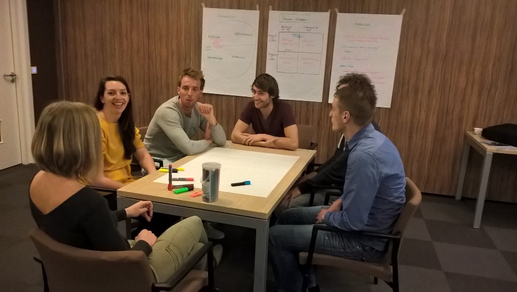 CRMPartnersYTP's tweet photo. Work hard... #starter #trainee #vacatures @crmpartnersnl https://t.co/ZazCUJvFtu