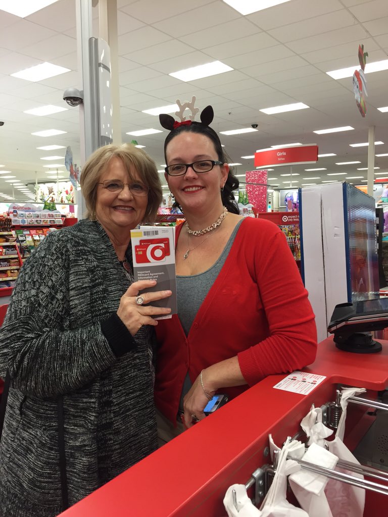 Our VML Heather saving 5% with the fam! #thatshowweroll #T2008