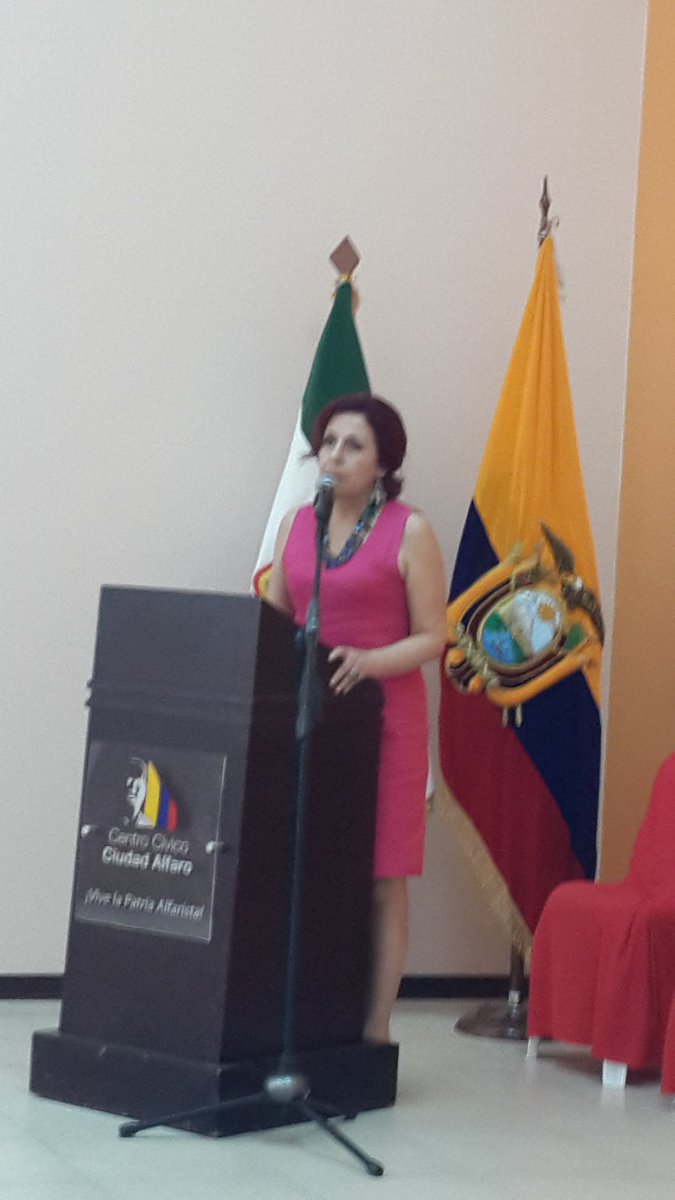 WILMERALIMONGI's tweet photo. @MinturZonal4  #workshop2015 Tatiana Hidrovo presidenta de Ciudad Alfaro dando la bienvenida a la Rueda de Negocios https://t.co/NqXDTr1DqX