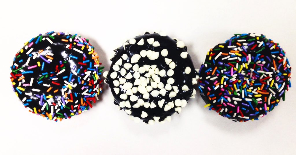 SLODonutCompany's tweet photo. ⚫️
Good luck Black Friday shopping today. If you need a pick me up, you know where to find us..
#black #donuts https://t.co/V1Ol1FFdle