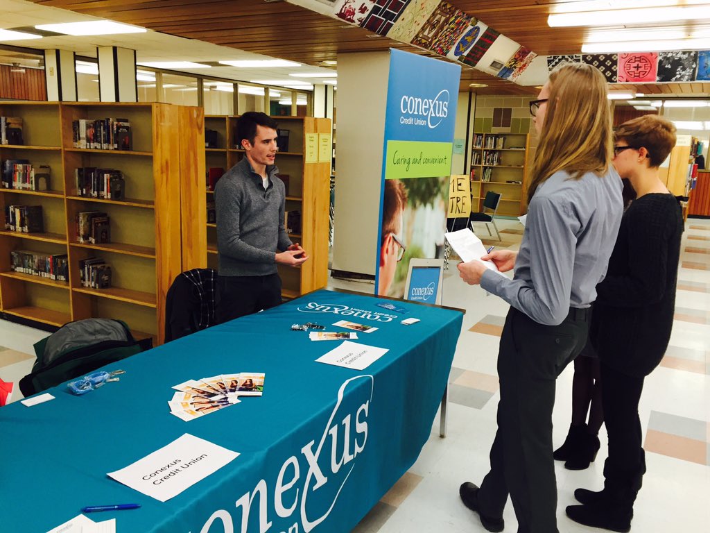 CTFinancialFair's tweet photo. Students having fun communicating with Vendors! @hillbss @Conexus_CU @HarvardWestern @financialstudio https://t.co/SuzJ7fBPmr